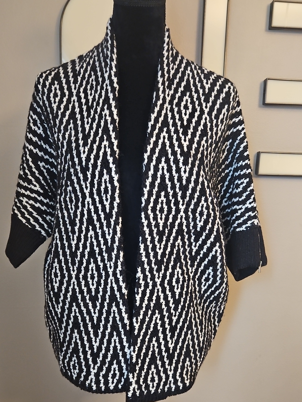 Chico's Black & White Geometric Open-Front Women's Sweater